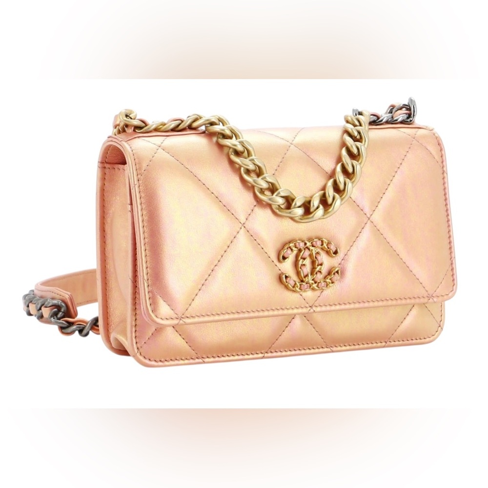 ✨🛍️ Chanel 19 Pink Iridescent Quilted Calfskin Leather Wallet on Chain
